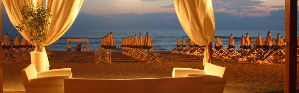 Cosmopolitan Golf & Beach Resort Tirrenia Kültér fotó
