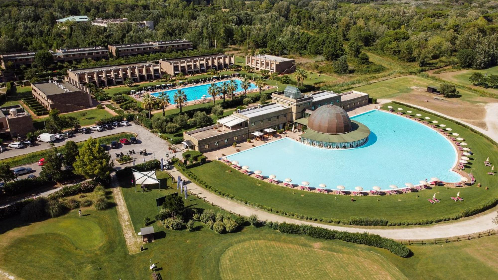 Cosmopolitan Golf & Beach Resort Tirrenia Kültér fotó