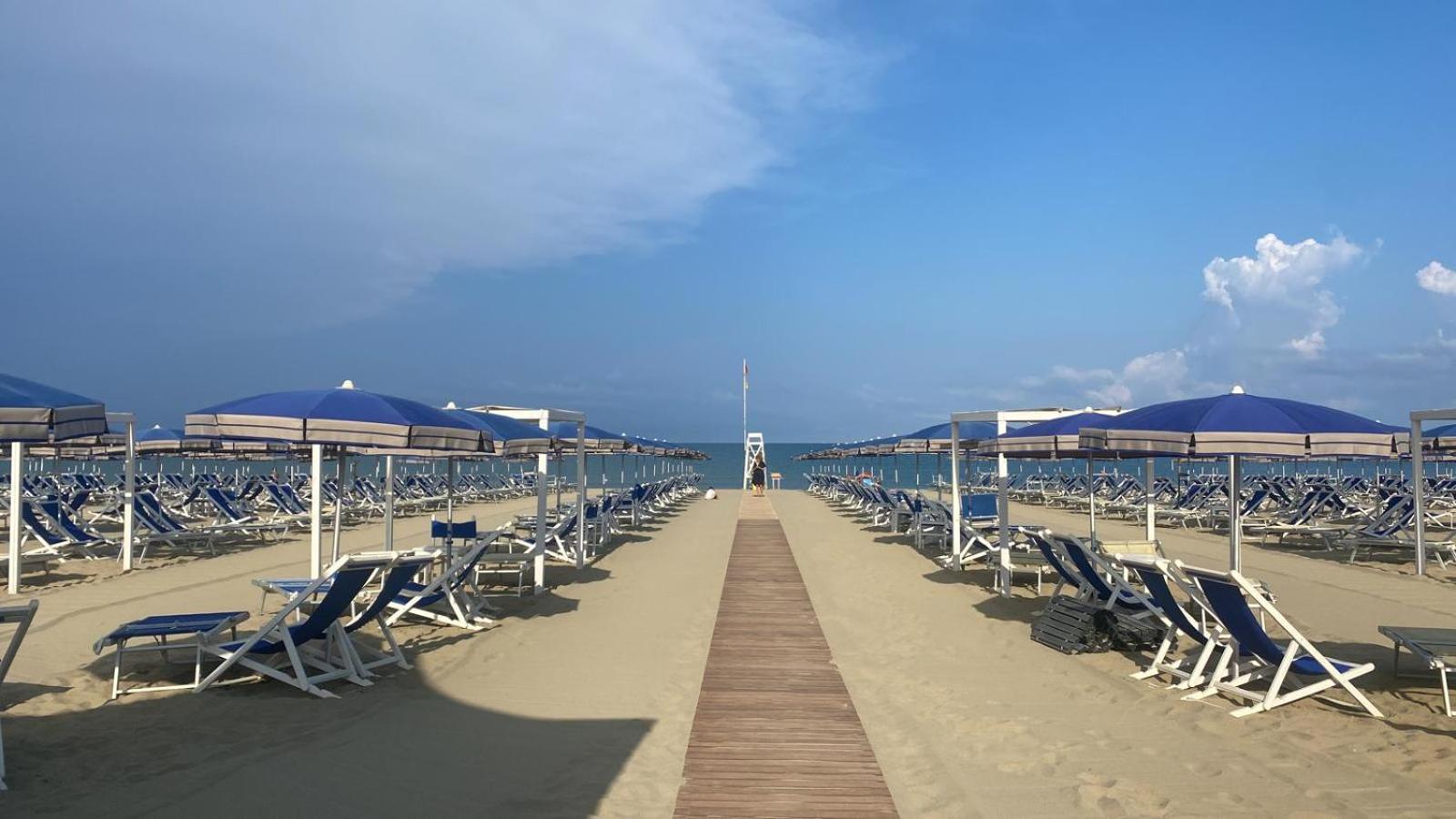 Cosmopolitan Golf & Beach Resort Tirrenia Kültér fotó