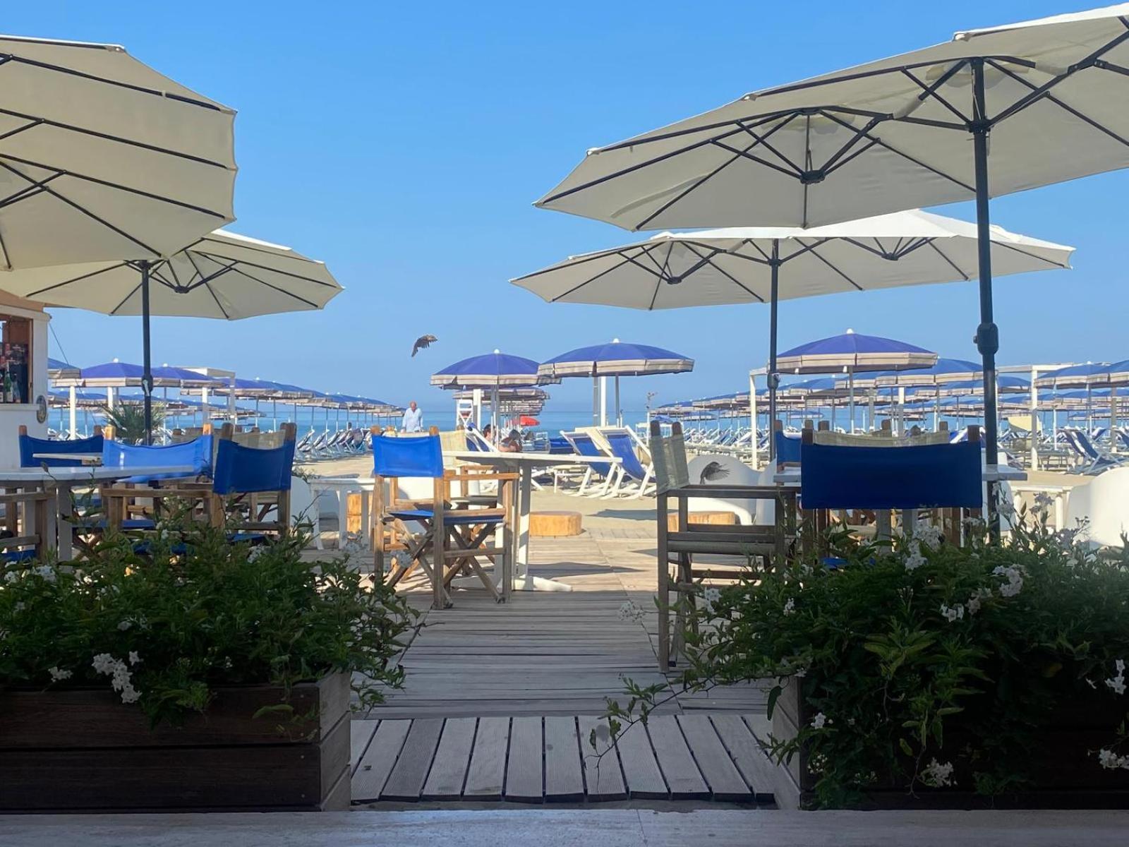 Cosmopolitan Golf & Beach Resort Tirrenia Kültér fotó