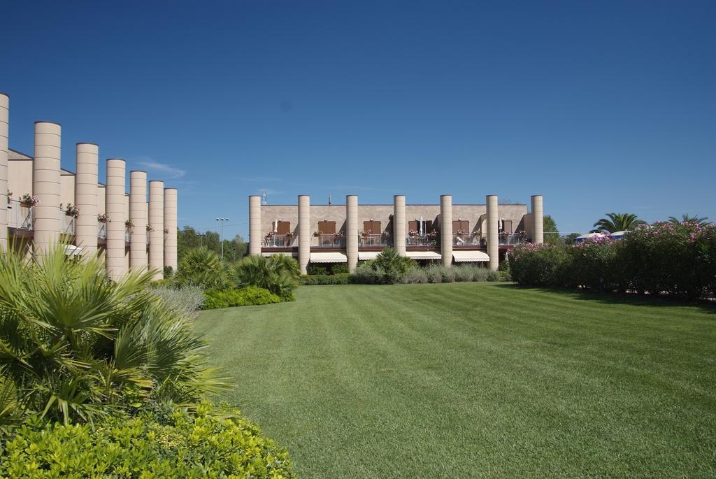 Cosmopolitan Golf & Beach Resort Tirrenia Kültér fotó
