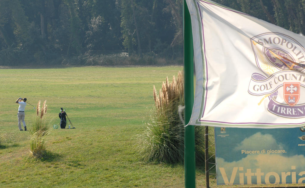 Cosmopolitan Golf & Beach Resort Tirrenia Kültér fotó