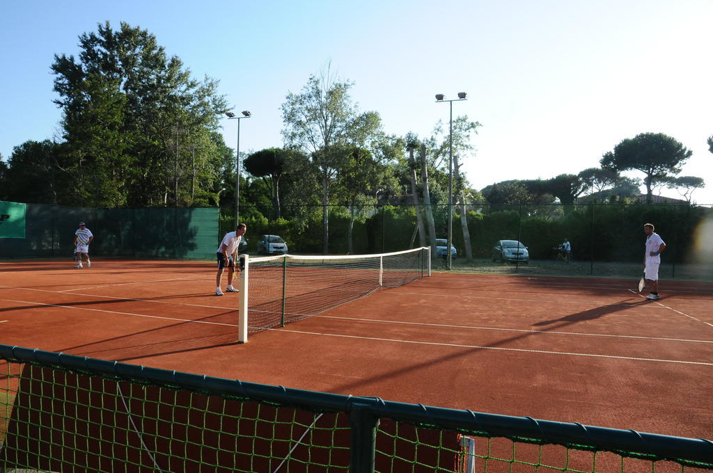 Cosmopolitan Golf & Beach Resort Tirrenia Kültér fotó